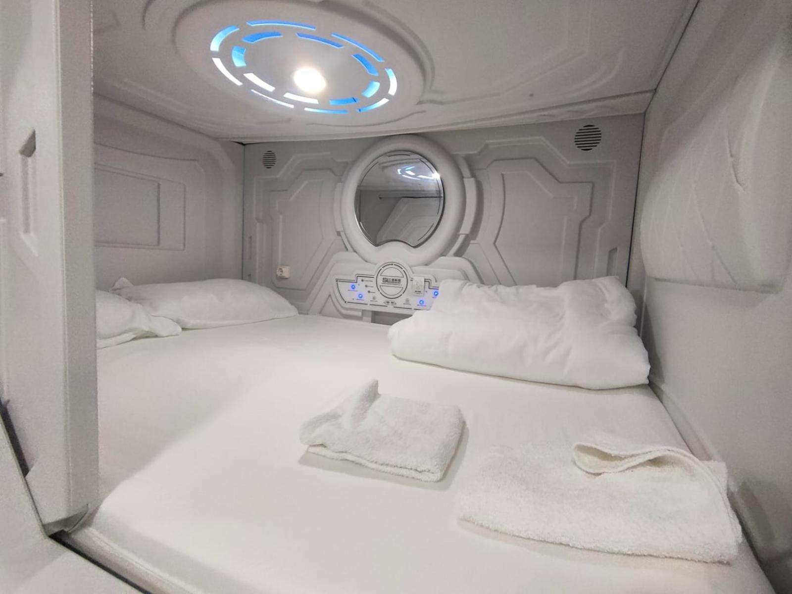 Just Hostel Capsules Alicante Exteriör bild